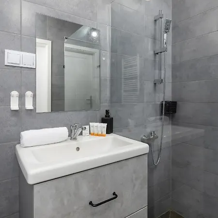 Comfy Pachonskiego With Parking In By Renters Apartamento